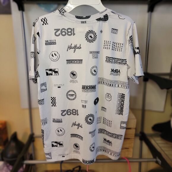 Abercrombie Kids B&W Short Sleeve Tee Graphic - Size 13/14 - Picture 2 of 4